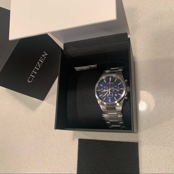 [SOLD] NWT Men’s Citizen Watch, Stainless Steel (Blue Dial). - Picture 2 of 4